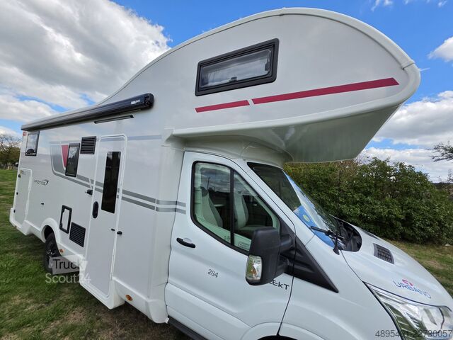 Alkoven karavan  