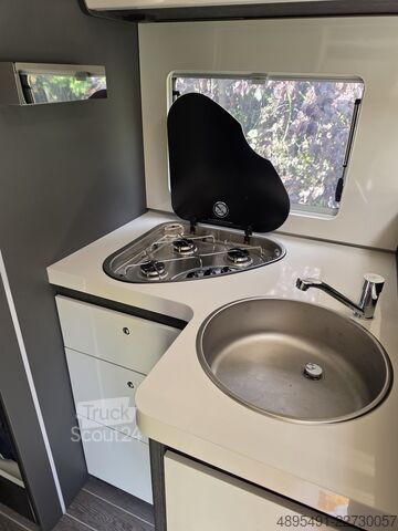 Alkoven karavan  