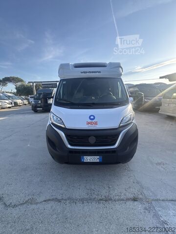 Semi-integrated camper Fiat Ducato Weinsberg Carasuite 650MF 2024 | Boîte automatique | 6 couchages