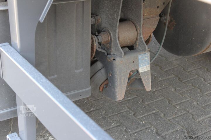 Semi-remorque SCHMITZ Thermo King SLXi 300 Doppelstock 2,65h   Strom