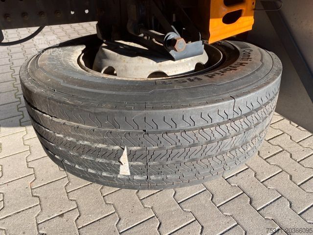 Automobilis ar plakanu platformu MAN TGM 15.290| HIAB 099 E-2*3x Sitze*AHK*manuell*AC