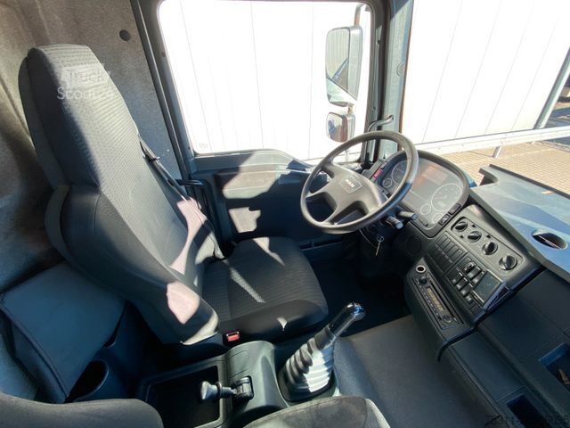 Automobilis ar plakanu platformu MAN TGM 15.290| HIAB 099 E-2*3x Sitze*AHK*manuell*AC