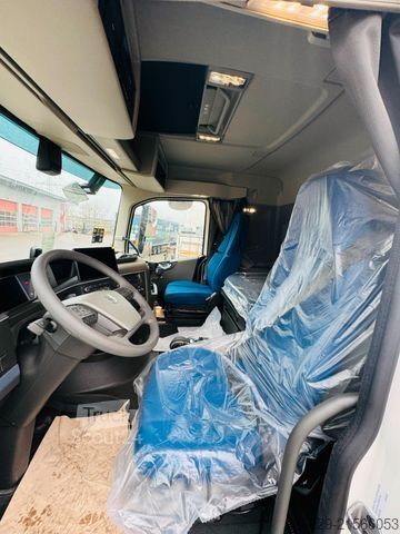 Autokran VOLVO FH 500 8x4 Kran F705 R.2.7 L436 V20 NEUES MODELL