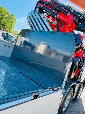 Autokran VOLVO FH 500 8x2 mit F990RA.2.28 L616 V30