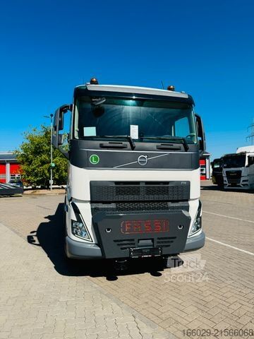 LKW mit Pritsche (offen) VOLVO FH 500 8x2 mit F990RA.2.28 L616 V30
