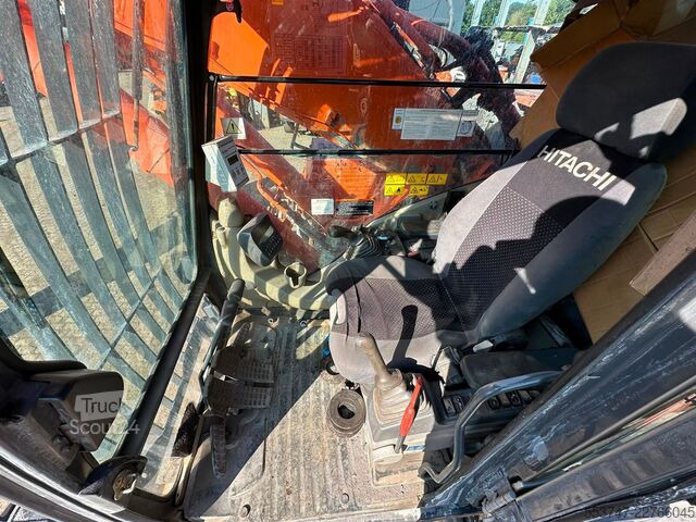 ķēžu ekskavators Hitachi ZX520 LCH-3