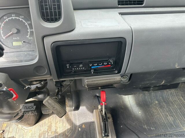 Plataforma da antena do camião Nissan Cabstar