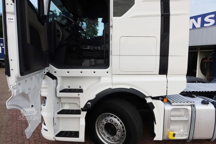 Standard-SZM MAN TGX 26.510 6x2  Stuur lift as met Slaapcabine