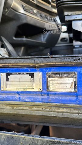 Стандартен влекач RENAULT MAGNUM 440 18T