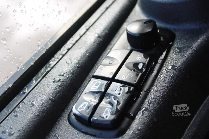 Benne fermée Mercedes-Benz Atego 1018 + EURO 5