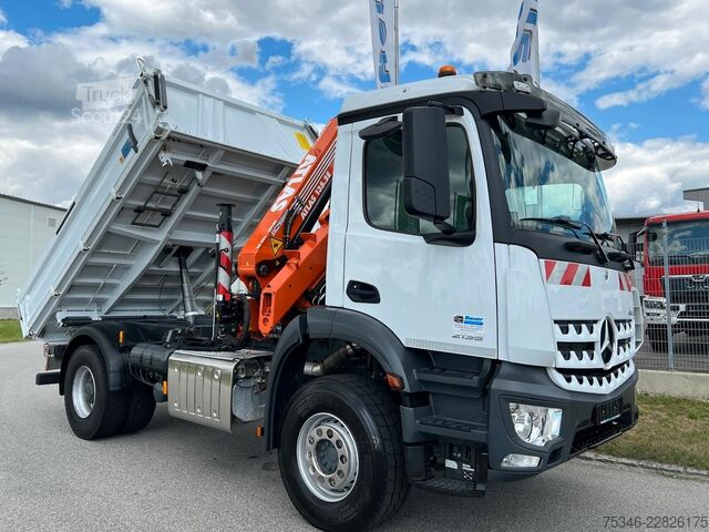 Trostrani kiperski kamion MERCEDES-BENZ Arocs 2135 Kipper/Kran Atlas AK 135/Funk/107 tkm