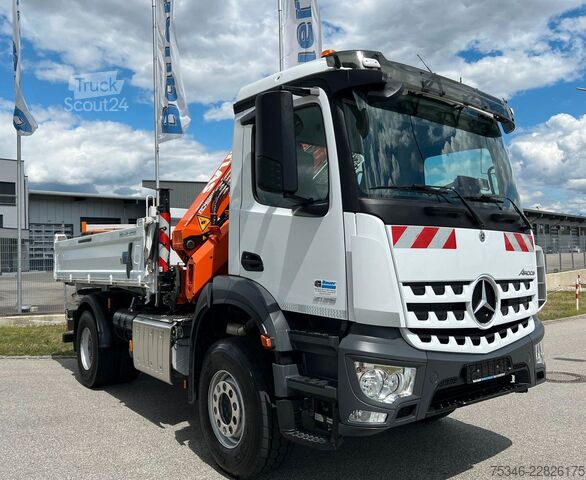 Trostrani kiperski kamion MERCEDES-BENZ Arocs 2135 Kipper/Kran Atlas AK 135/Funk/107 tkm