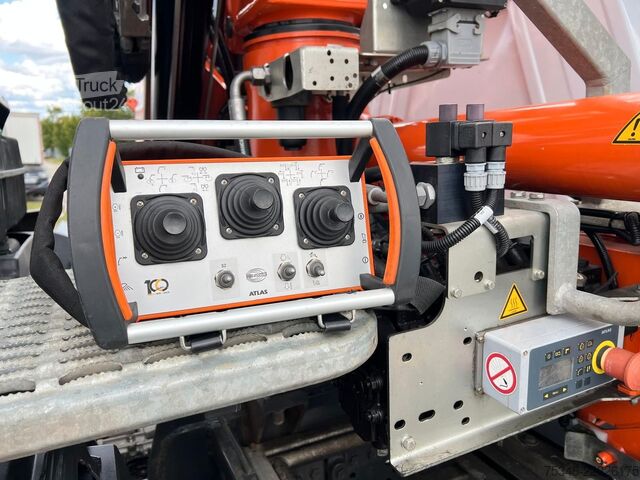 Trostrani kiperski kamion MERCEDES-BENZ Arocs 2135 Kipper/Kran Atlas AK 135/Funk/107 tkm