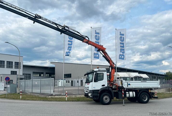 Trostrani kiperski kamion MERCEDES-BENZ Arocs 2135 Kipper/Kran Atlas AK 135/Funk/107 tkm