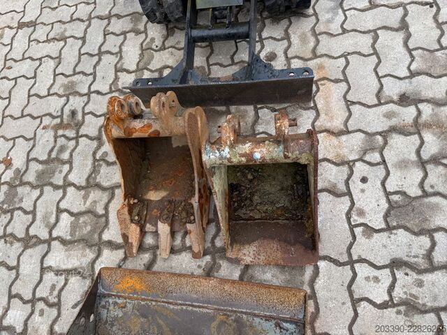 Mini ekskavatorius JCB 8008 CTS / 2021 BJ / 623 H / 3 x Löffel