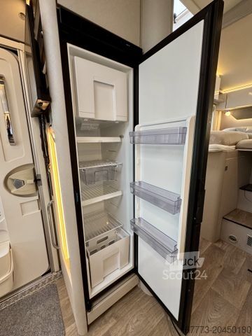 Yarı entegre karavan HYMER/ERIBA Tramp T 685 S "Dachklima/Lithium/Solar"