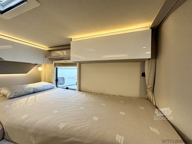 Yarı entegre karavan HYMER/ERIBA Tramp T 685 S "Dachklima/Lithium/Solar"