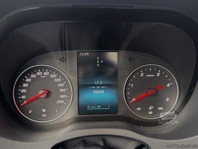 Yarı entegre karavan HYMER/ERIBA Tramp T 685 S "Dachklima/Lithium/Solar"