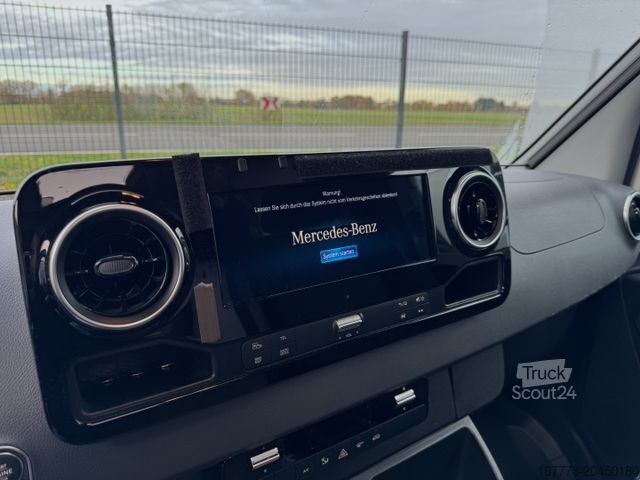 Yarı entegre karavan HYMER/ERIBA Tramp T 685 S "Dachklima/Lithium/Solar"