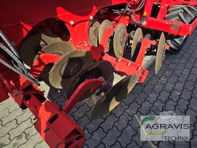 Combination harrow Pöttinger TERRASEM C6