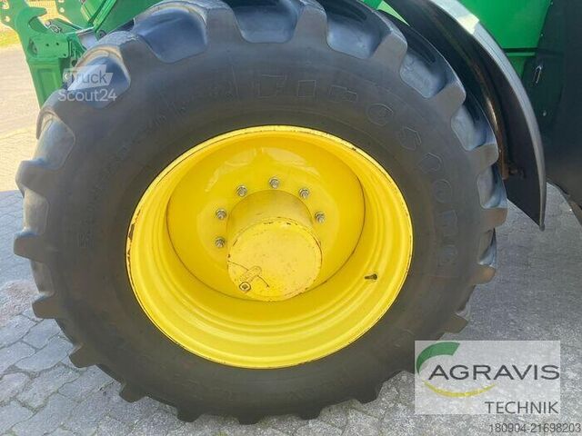 Traktor John Deere 6230 R