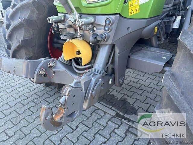 Tractor Fendt 828 VARIO S4