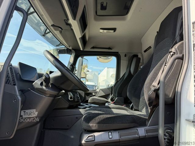 LKW mit Pritsche (offen) MERCEDES-BENZ ACTROS 1832 L TAUTLINER 7,40 m LBW 1,5 T