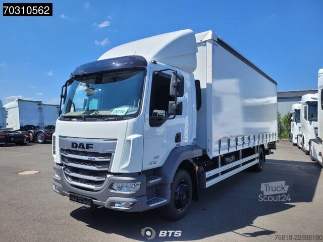 Flaklastbil med kapell DAF XB 260 4X2 FA VDC 16t - Kundenspezifikation Curt