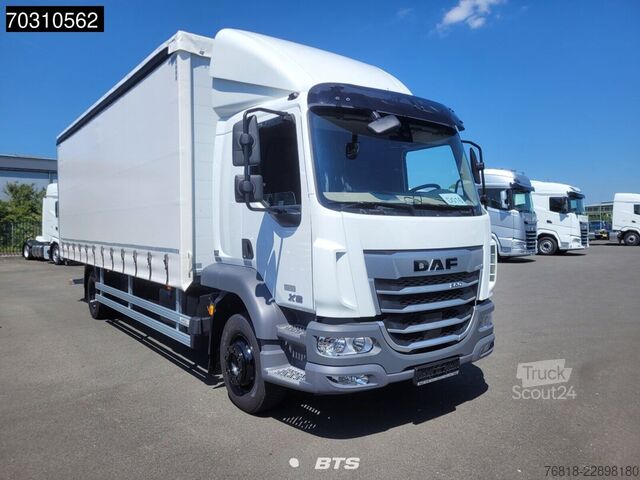 Flaklastbil med kapell DAF XB 260 4X2 FA VDC 16t - Kundenspezifikation Curt