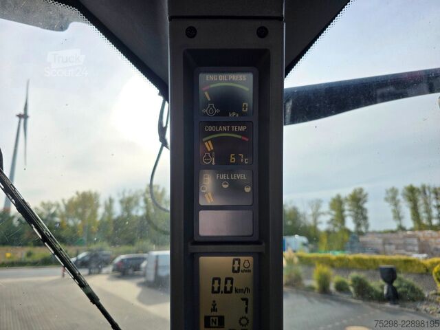 Tractor NEW HOLLAND TG 230