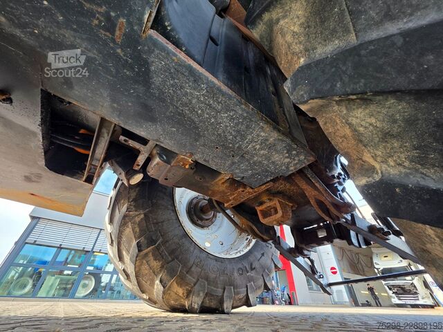 Tractor NEW HOLLAND TG 230