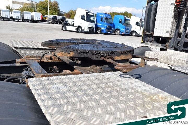 Tractora standard SCANIA R560 V8 8x4 Retarder 2-Leiter Hydraulik Standkl.