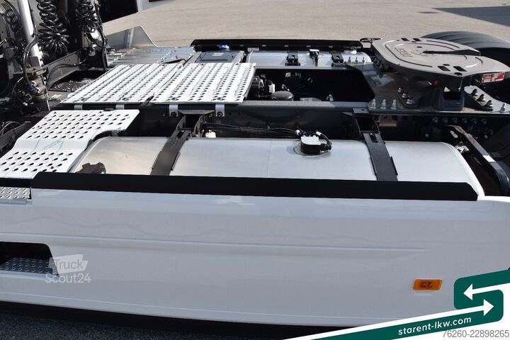 Tractora standard RENAULT T520 Vollluftfederung Retader Standklima ACC ALU