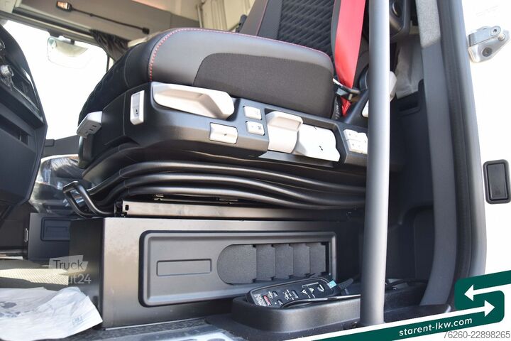 Tractora standard RENAULT T520 Vollluftfederung Retader Standklima ACC ALU