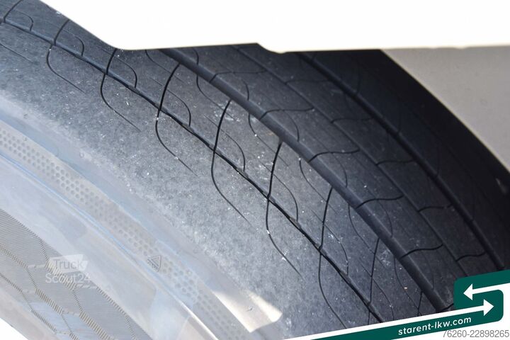 Tractora standard RENAULT T520 Vollluftfederung Retader Standklima ACC ALU