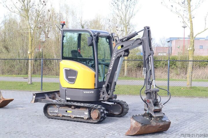 Mini bager Volvo ECR25 ELECTRIC | JECR25D | TILTBUCKET | BUCKET ...