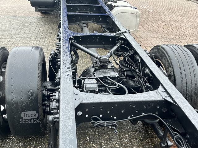 Chassi med hytt Volvo FM9 4X2R FAL7.1 RAS-A4/L90 600cm wielbasis Chas...