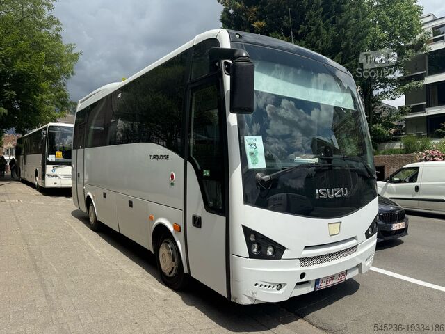 Treneris Isuzu Turquoise
