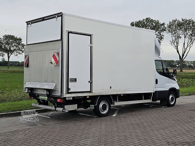 Чемодан IVECO DAILY 35S18 Bakwagen Laadklep!