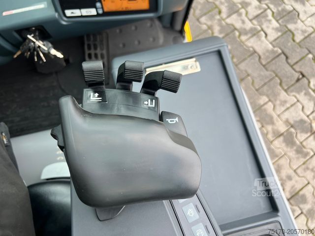 Voorlader vorkheftruck JUNGHEINRICH EFG 215 / Triplex 4.25m / 1.851h / Batterie 2023