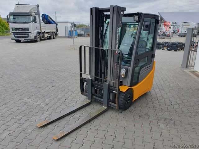 Frontstapler JUNGHEINRICH EFG 215 / Triplex: 4.25m! / SS /  4.297h!