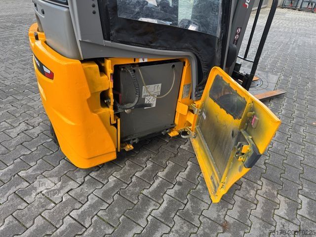 Priekšējās iekrāvēja autoiekrāvējs JUNGHEINRICH EFG 215 / Triplex: 4.25m! / SS / nur 3.092h!