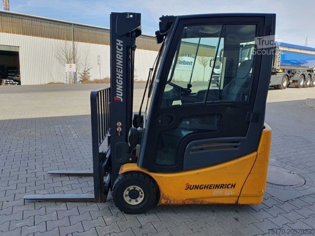 Frontstapler JUNGHEINRICH EFG 215 / Triplex: 4.35m! / SS / nur 2.054h!