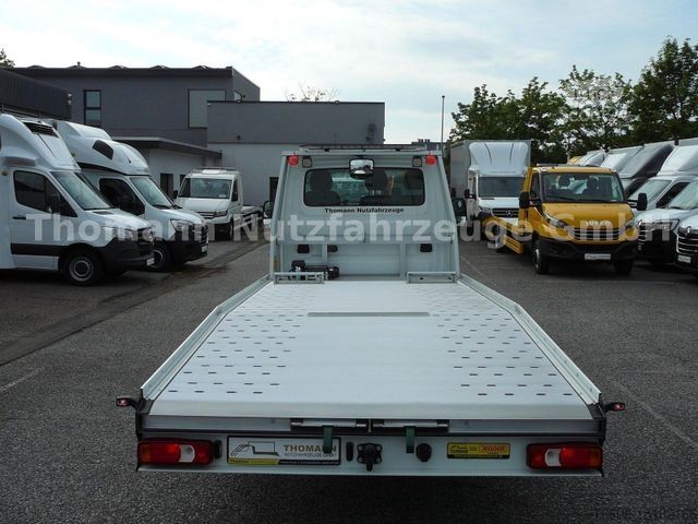 Abschleppwagen IVECO Daily 35S18 Autotransporter Klimaaut. Premium
