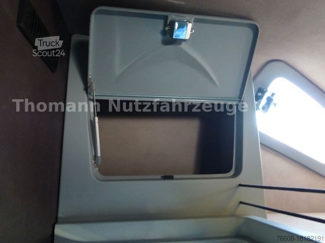 Transporter mit Pritsche & Plane RENAULT Pritsche Plane mit Schlafkabine hinten