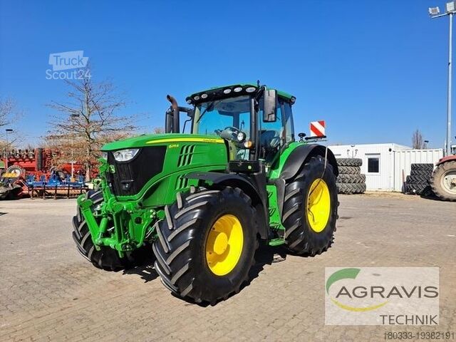 Traktor John Deere 6215 R