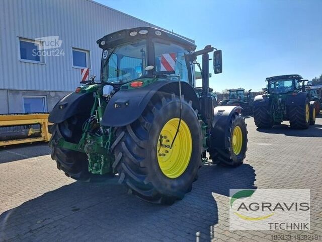 Traktor John Deere 6215 R