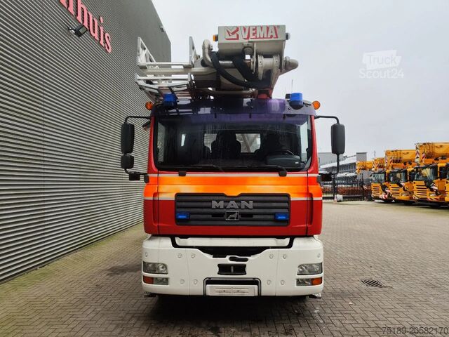 Plate-forme de levage MAN TGA 26.320 6x2 Vema 323 TFL-E