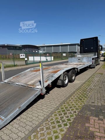 Semitrailer med lav last Trias Tieflader