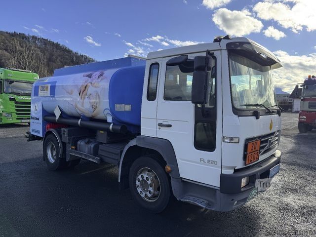 Camião cisterna VOLVO FL 220 Diesel/Heizöl Schwingschlögel Klima
